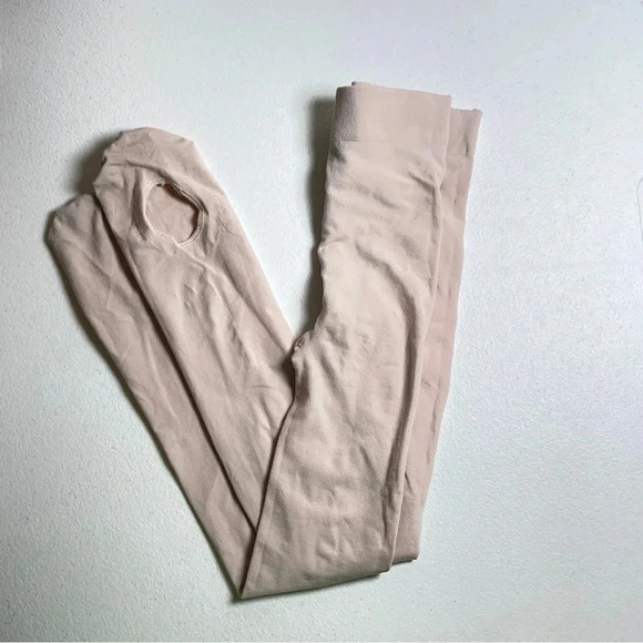 Dance Bodysuit & 7 Pairs of Tights - Size 4-6 - Picture 14 of 16